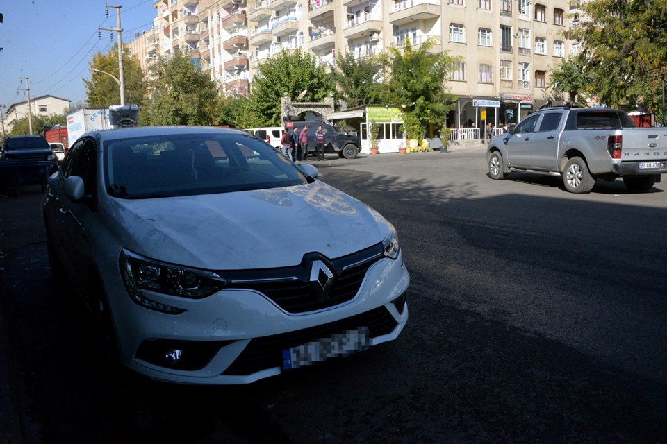 Uzman Onbaşı Dicle aracı onunde saldırıya uğradı.
